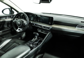 Подержанный автомобиль Kia K5 2021 года (9 фото)