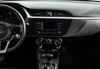 Подержанный автомобиль Kia Rio Hatchback 2020 года (14 фото)