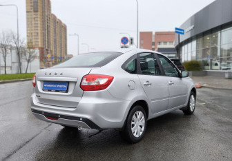 Подержанный автомобиль LADA (ВАЗ) Granta Liftback 2023 года (4 фото)