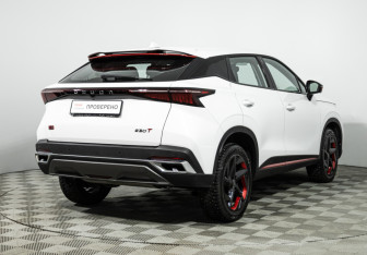 Подержанный автомобиль Omoda C5 2024 года (5 фото)