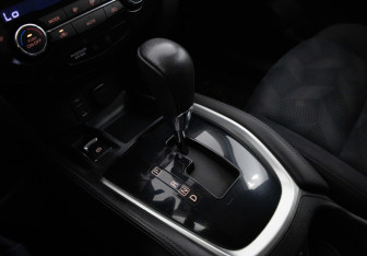 Подержанный автомобиль Nissan X-Trail 2015 года (18 фото)