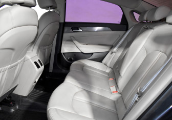 Подержанный автомобиль Hyundai Sonata 2018 года (14 фото)