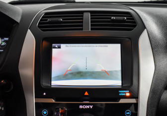 Подержанный автомобиль Ford Explorer 2013 года (18 фото)