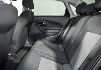 Подержанный автомобиль Volkswagen Polo Sedan 2011 года (12 фото)
