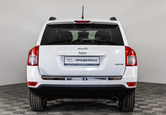 Подержанный автомобиль Jeep Compass 2012 года (6 фото)