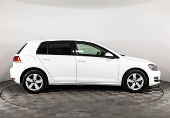 Подержанный автомобиль Volkswagen Golf Hatchback 2013 года (4 фото)