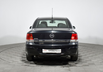 Подержанный автомобиль Opel Astra Sedan 2012 года (6 фото)