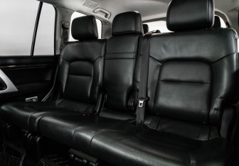 Подержанный автомобиль Toyota Land Cruiser Suv 2018 года (24 фото)