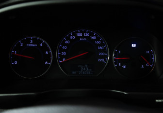 Подержанный автомобиль Hyundai Santa Fe 2011 года (12 фото)