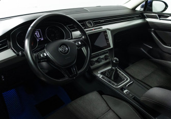 Подержанный автомобиль Volkswagen Passat Wagon 2017 года (11 фото)