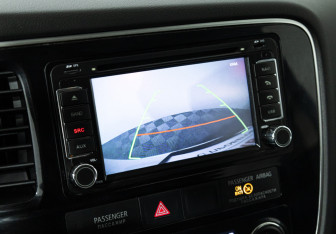 Подержанный автомобиль Mitsubishi Outlander 2012 года (15 фото)