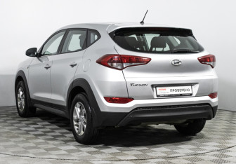 Подержанный автомобиль Hyundai Tucson 2015 года (7 фото)