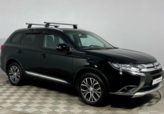 Подержанный автомобиль Mitsubishi Outlander 2016 года (4 фото)