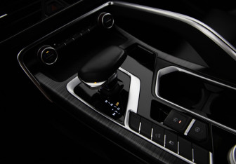 Подержанный автомобиль Geely Tugella 2022 года (14 фото)