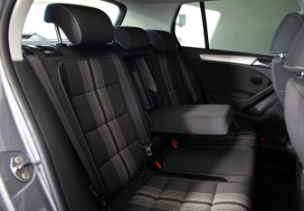 Подержанный автомобиль Volkswagen Golf Hatchback 2012 года (10 фото)