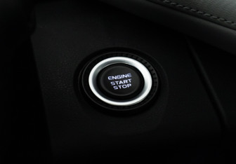 Подержанный автомобиль Geely Atlas 2023 года (21 фото)