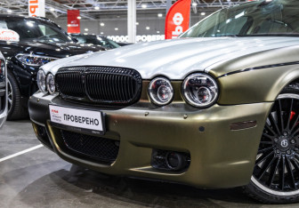 Подержанный автомобиль Jaguar XJ 2008 года (2 фото)
