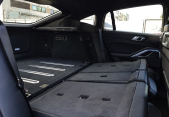 Подержанный автомобиль BMW X6 2021 года (18 фото)