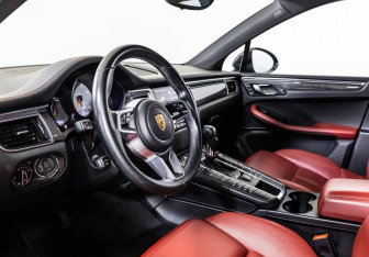Подержанный автомобиль Porsche Macan 2016 года (16 фото)