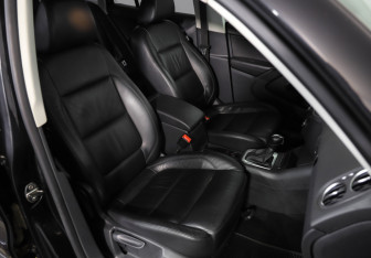 Подержанный автомобиль Volkswagen Tiguan 2010 года (21 фото)