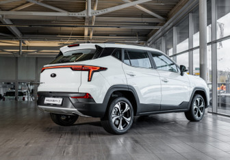 Новый Москвич 3 2024 (10 фото)