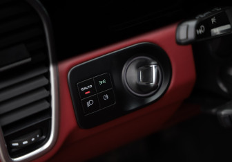 Подержанный автомобиль Porsche Cayenne 2022 года (21 фото)