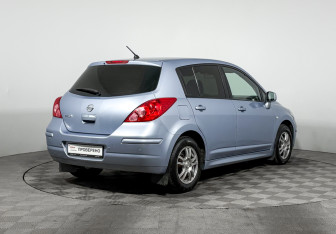Подержанный автомобиль Nissan Tiida Hatchback 2011 года (5 фото)
