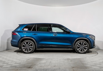 Подержанный автомобиль Geely Monjaro 2023 года (4 фото)