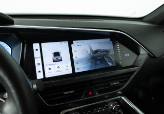 Подержанный автомобиль Geely Tugella 2023 года (20 фото)