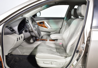 Подержанный автомобиль Toyota Camry Sedan 2007 года (10 фото)