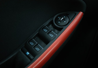 Подержанный автомобиль Ford Focus Hatchback 2012 года (16 фото)