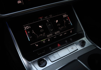 Подержанный автомобиль Audi A6 Sedan 2021 года (16 фото)