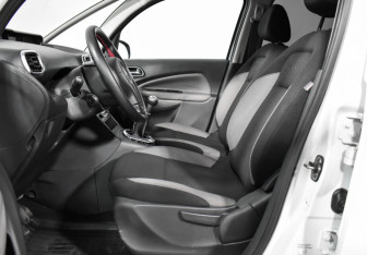 Подержанный автомобиль Citroen C3 Picasso 2010 года (10 фото)