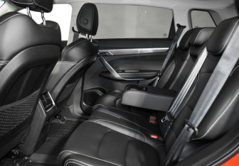 Подержанный автомобиль Geely Atlas Pro 2022 года (23 фото)