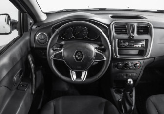 Подержанный автомобиль Renault Logan Sedan 2020 года (11 фото)