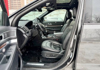 Подержанный автомобиль Ford Explorer 2018 года (11 фото)