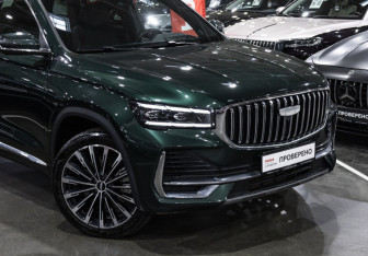 Подержанный автомобиль Geely Monjaro 2025 года (10 фото)
