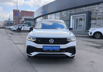 Подержанный автомобиль Volkswagen Tiguan 2021 года (2 фото)