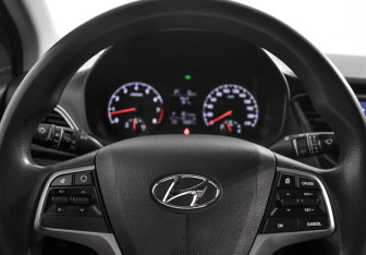 Подержанный автомобиль Hyundai Solaris Sedan 2019 года (16 фото)