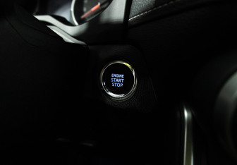 Подержанный автомобиль Toyota RAV4 2020 года (18 фото)