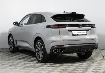 Подержанный автомобиль Changan UNI-K 2022 года (7 фото)