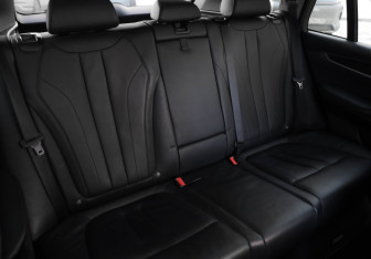 Подержанный автомобиль BMW X5 2016 года (30 фото)