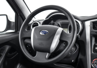 Подержанный автомобиль Datsun on-DO 2017 года (14 фото)