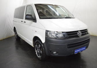 Подержанный автомобиль Volkswagen Caravelle 2013 года (3 фото)