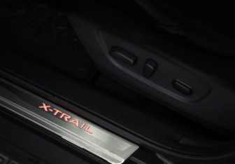 Подержанный автомобиль Nissan X-Trail 2017 года (23 фото)