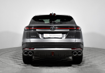 Подержанный автомобиль Changan UNI-K 2023 года (6 фото)