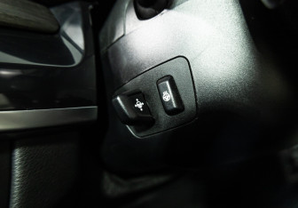 Подержанный автомобиль BMW X5 2015 года (17 фото)