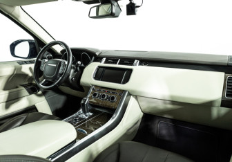 Подержанный автомобиль Land Rover Range Rover Sport 2014 года (9 фото)