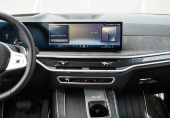 Подержанный автомобиль BMW X5 2024 года (16 фото)