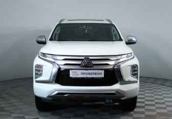 Подержанный автомобиль Mitsubishi Montero Sport 2022 года (2 фото)